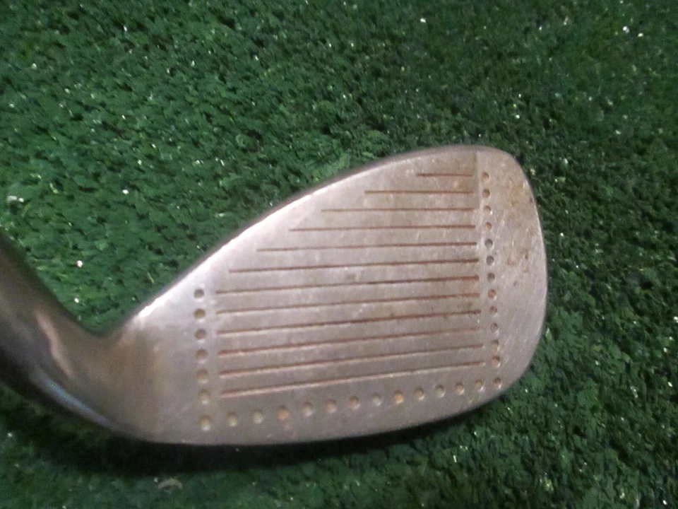 Golf Vintage Left Handed Powerbilt TPS 4 iron All Original w/ PowerBilt Grip - Image 2 of 4