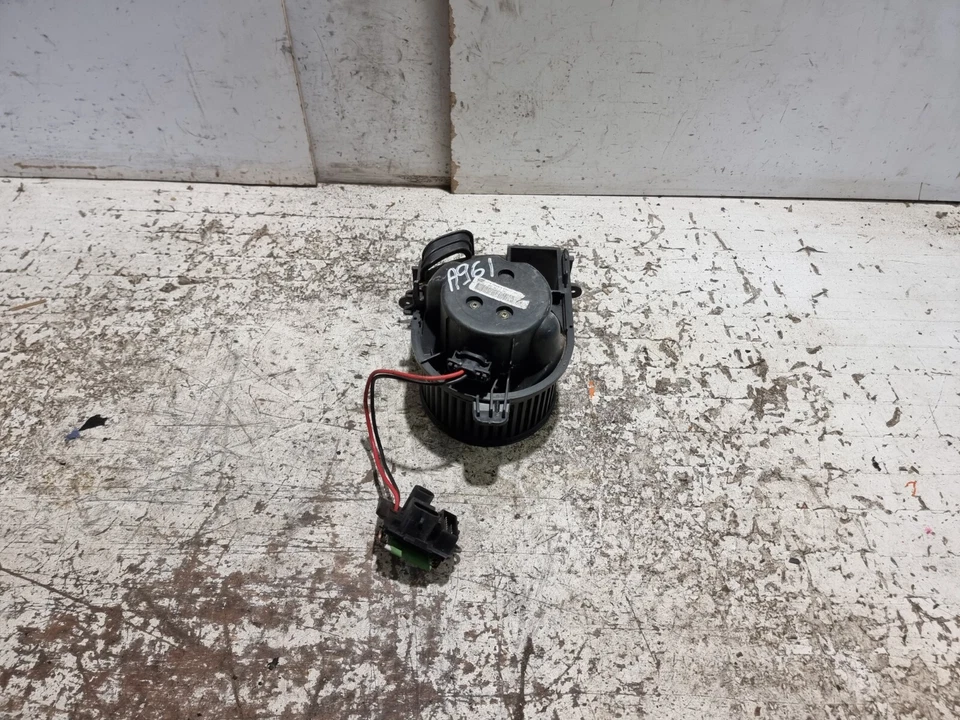 Renault Clio Calentador Soplador Motor y Ventilador Rueda Conjunto 1.4 16V Gasolina 2004 MK2 OEM Foto 4 de 4