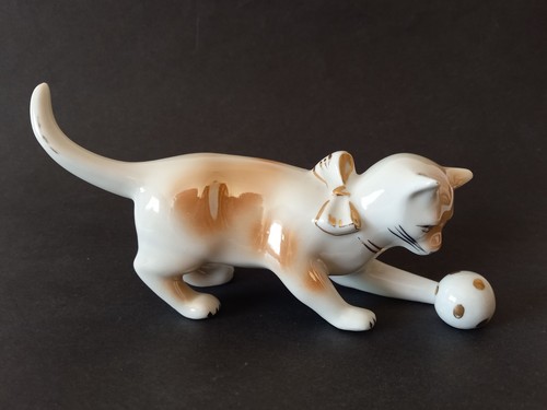 Statua vintage gatto porcellana firmata Cracovia Polonia con arte della palla anni '60 - Foto 13 di 23