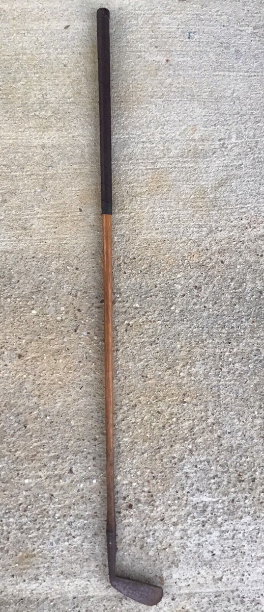 Ancien Fer à Repasser Wright & Ditson St Andrews – Manche En Bois – Gaucher – Collection Golf