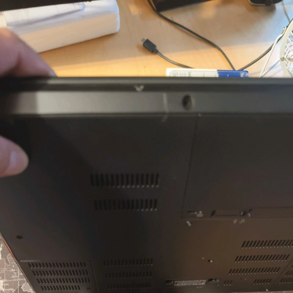 Lenovo ThinkPad P50 · i7-6820HQ · 8GB · 256GB, photo 3 of 3