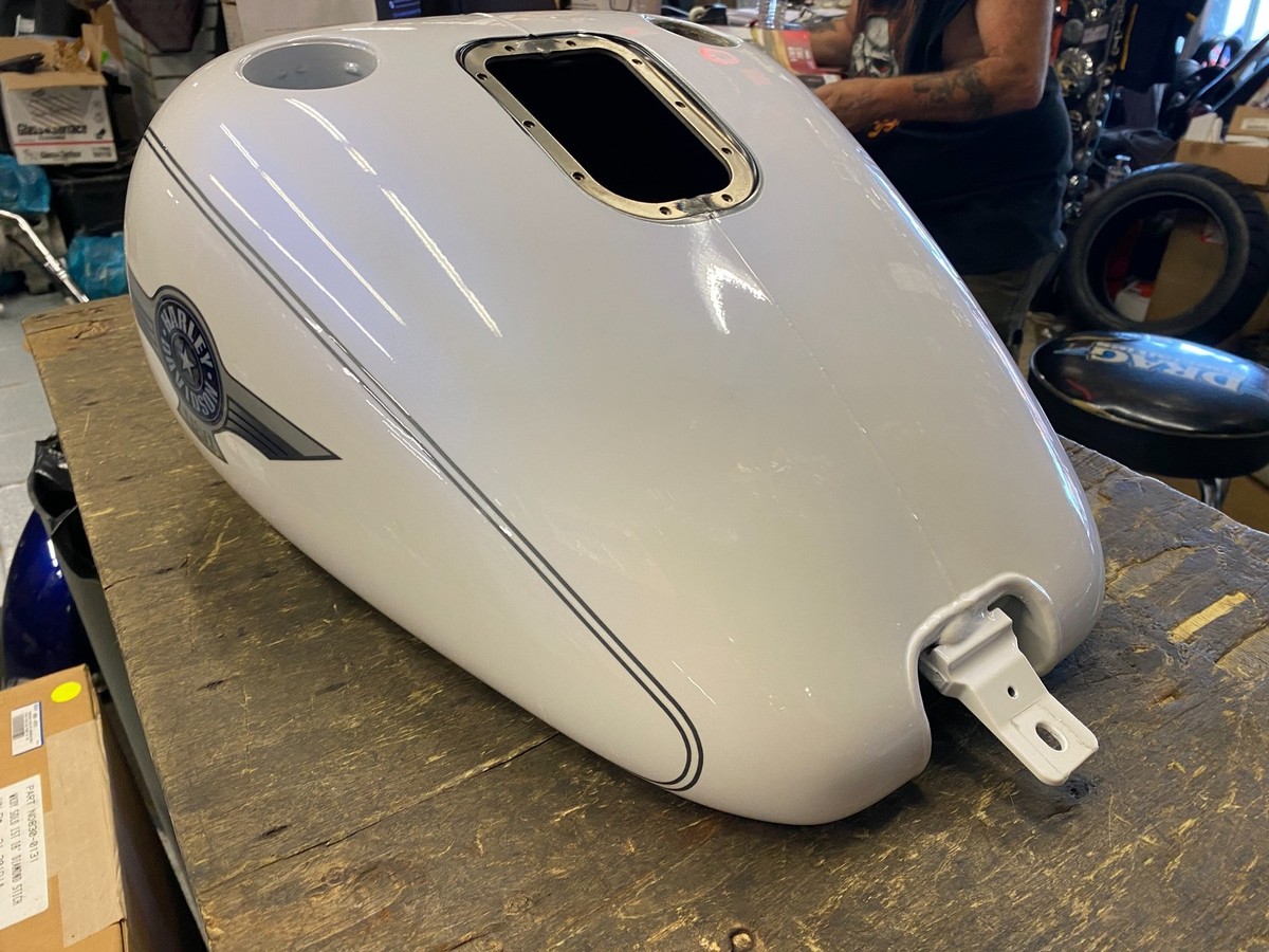 White Pearl Gas Tank Harley Fatboy Softail Factory T/O 2004^ FI