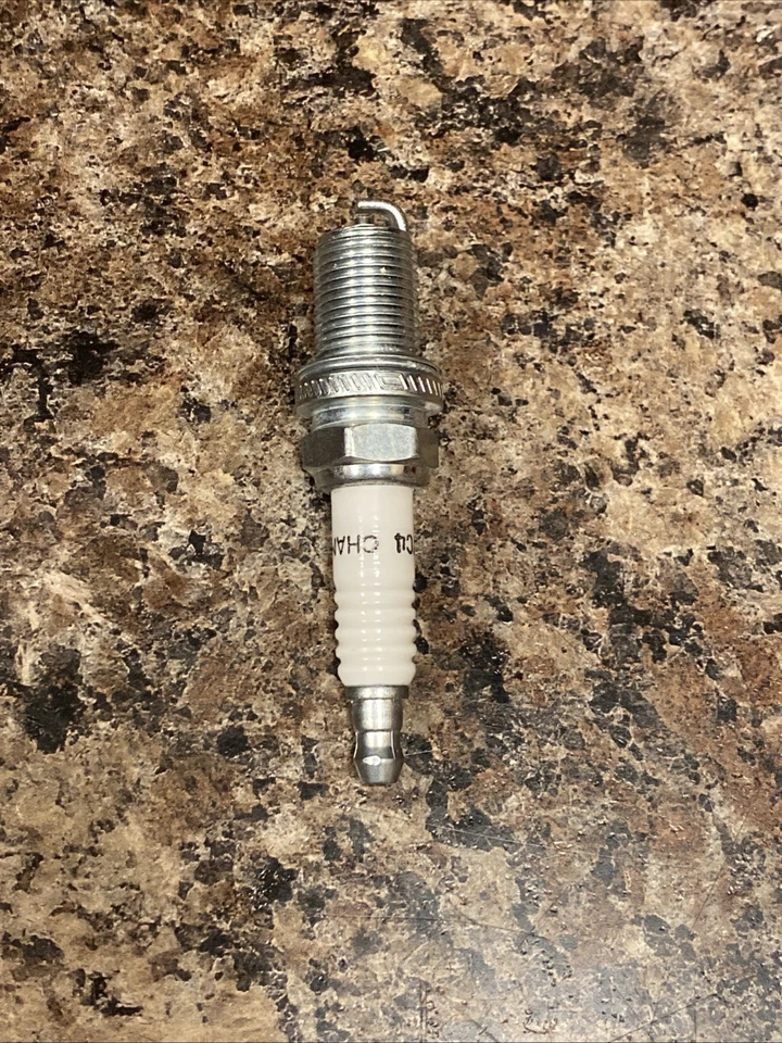 CHAMPION RC10YC4/346~4 PC Copper Spark Plugs~05-06 CAMRY/COROLLA~FREE SHIPPING - Image 3 of 4