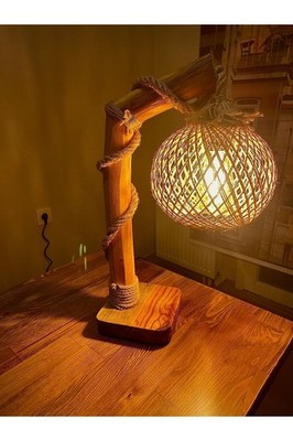 Rustikale Tischlampe aus Naturholz - einzigartige handgefertigte Baumdesign Beleuchtung