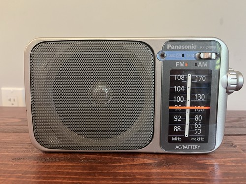 Radio AM/FM portatile Panasonic RF-2400D testata funzionante