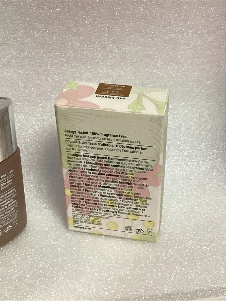 Clinique Anti-Blemish Solutions Liquid Makeup Foundation 30ml- WN 118 Amber - Image 4 of 4