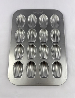 USA Pan Bakeware Nonstick Madeleine Pan, 16 Well