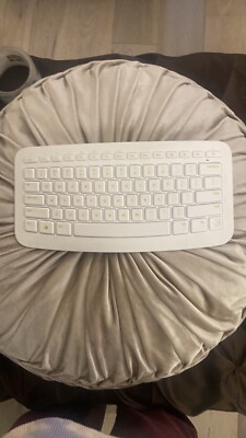 White Microsoft Arc KeyBoard 1392 No Dongle Very Good Condition