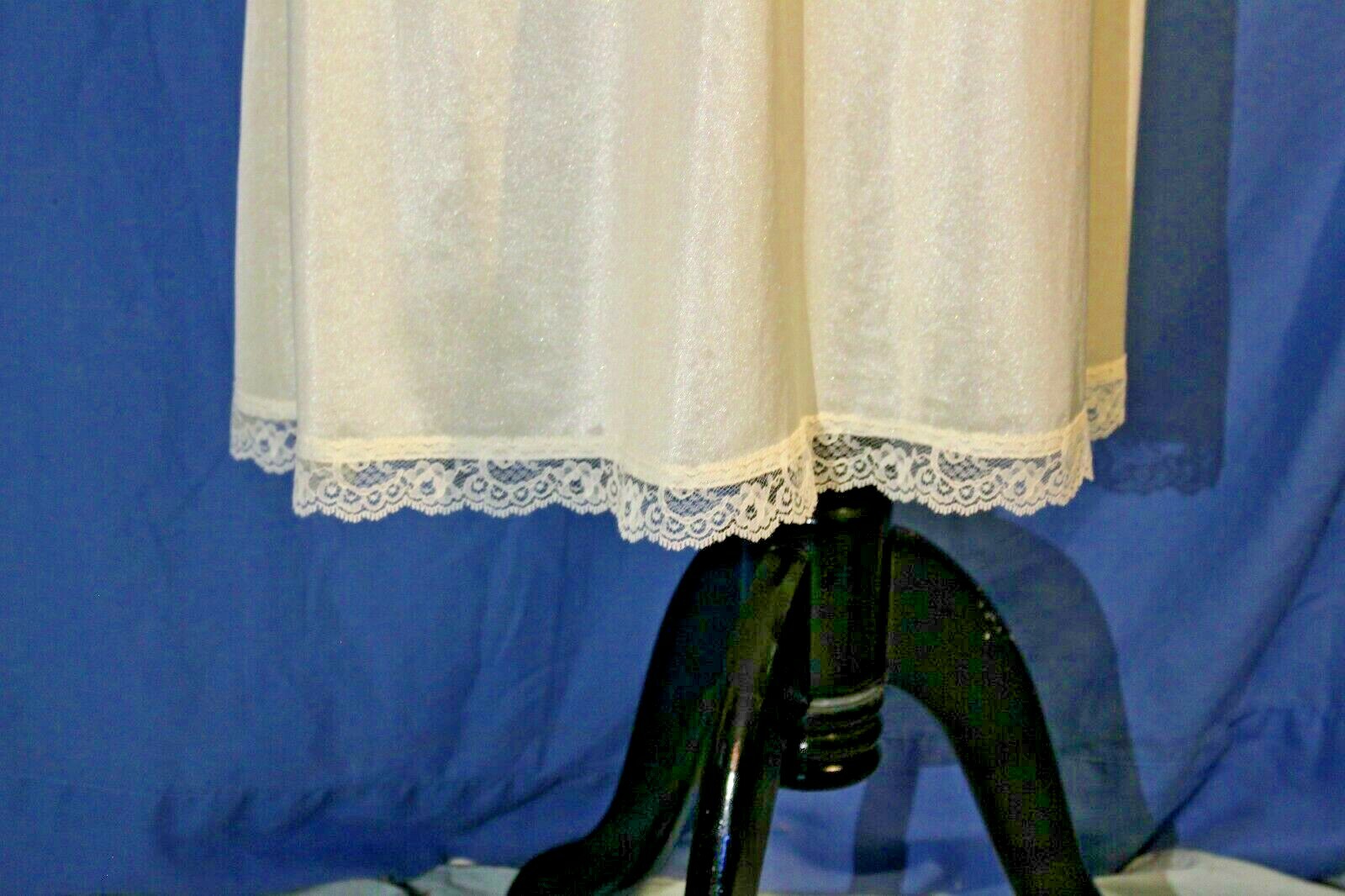 DEENA, Large Vintage Cream Half Slip with Lace Hem Gem