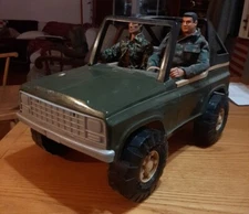 GI JOE American Plastic Toys 90s Large Jeep and 2 GI JOE 11" Action Figures