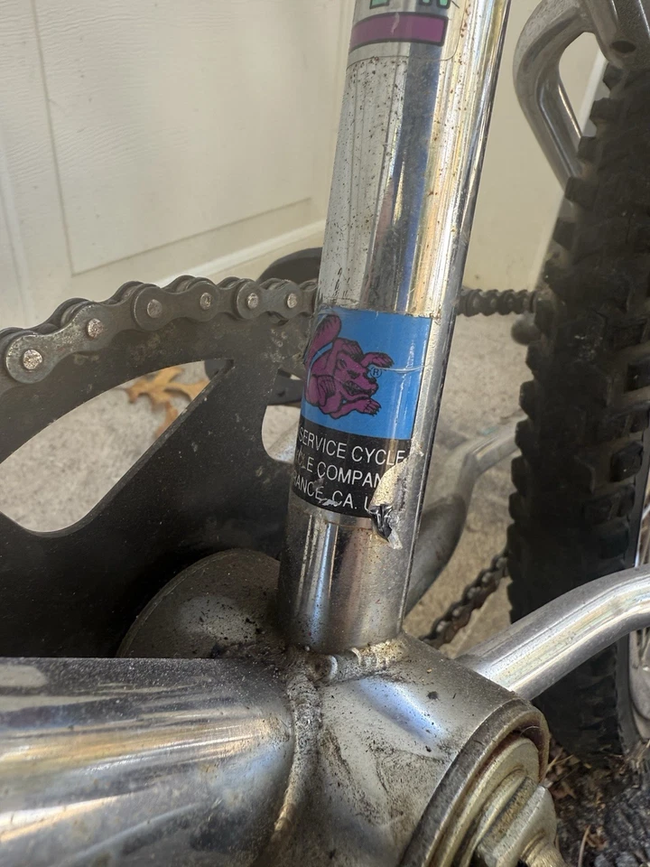 Bicicleta BMX Mongoose Menace 20 pulgadas Foto 3 de 4