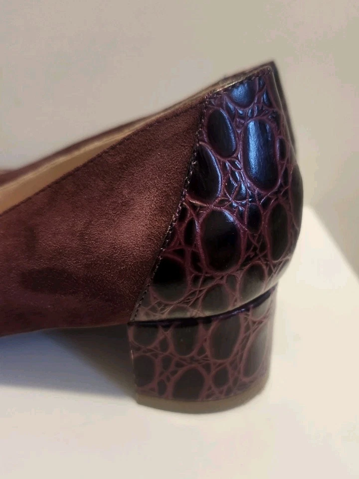 J. Zapatos de salón Crew "Evelyn" granate gamuza cocodrilo en relieve tacón bloque gamuza talla 8 Ret $198 Foto 4 de 4