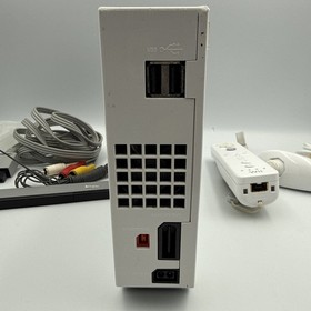 Nintendo Wii Console (White) &ndash; Tested & Working &ndash; No Power Cable