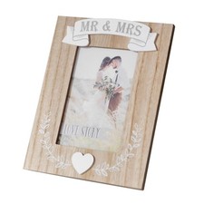 Wedding Wooden 4x6 Photo Frame with Heart - Mrs and Mrs