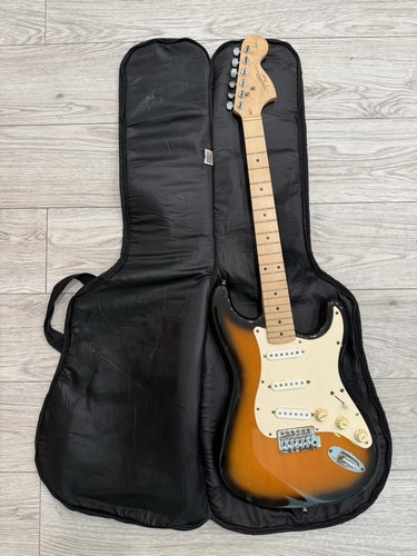 Guitar Strat Squier by Fender s/n CY140307930 w/ Bag Read