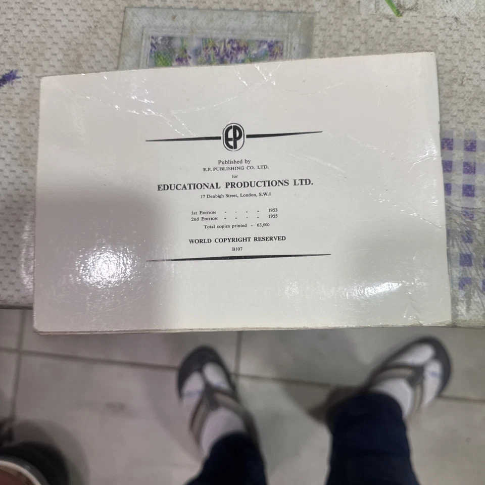 Know The Game BOWLS FLAT AND GREEN Illus. Book 1955 - Image 2 of 4