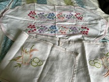 Table Runner +Table Centre Vintage Used 