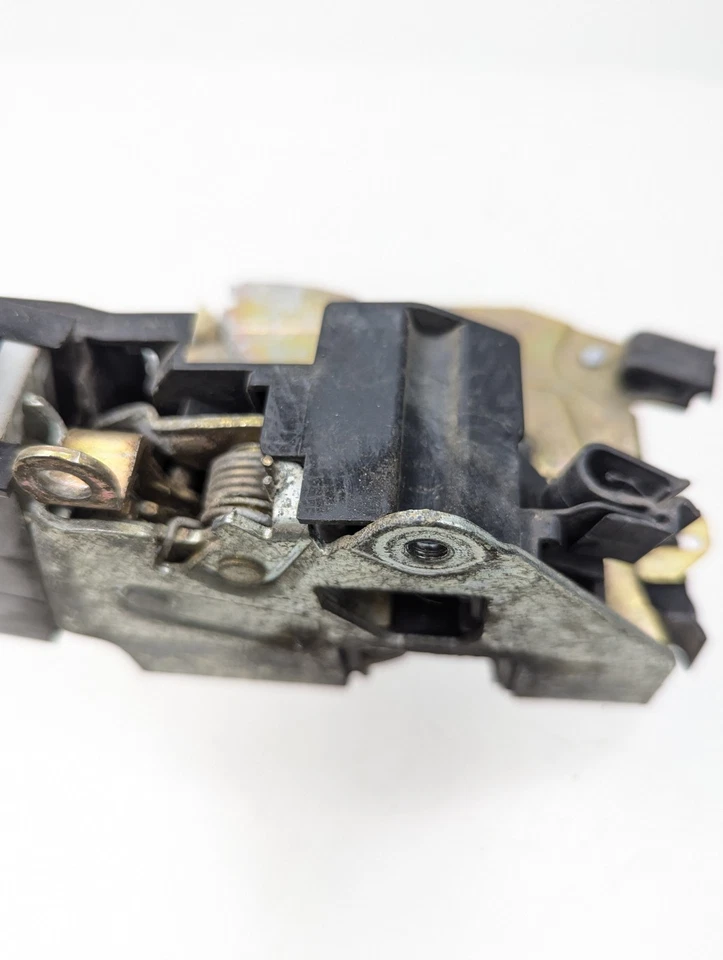 BMW E36 1994-1999 2 puertas delantero izquierdo conductor cerradura pestillo con actuador de fábrica Foto 3 de 4