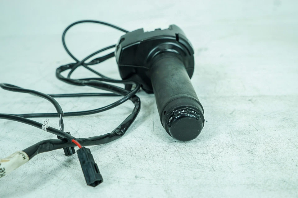 16 Harley Ultra Electra Left Headlight Turn Signal Horn Switches Controls 1394 - Image 3 of 4