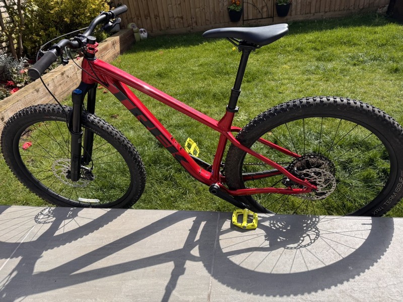 Trek Roscoe 9 2024 Crimson red Medium Mtb mountain bike. 