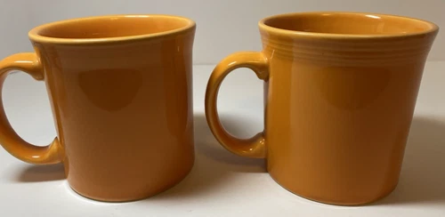 2 Vintage Homer Laughlin HLC FIESTA WARE USA Tangerine D Handle Coffee Mugs Cup