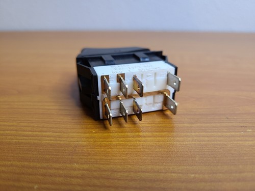 Genuine Kenworth P27-1173-062 Pusher Axle #1 Switch (NEW) - Picture 3 of 4
