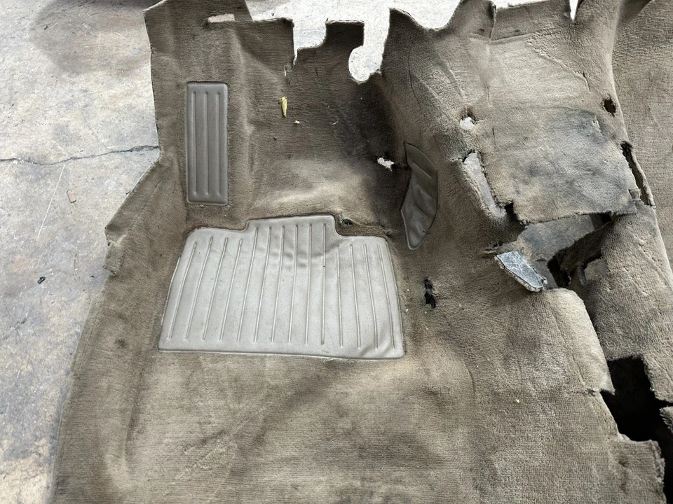 Бежевый напольный ковер BMW E30 325I 318I 320I 325e 325IX от оригинального производителя No86208 - Изображение 2 из 4