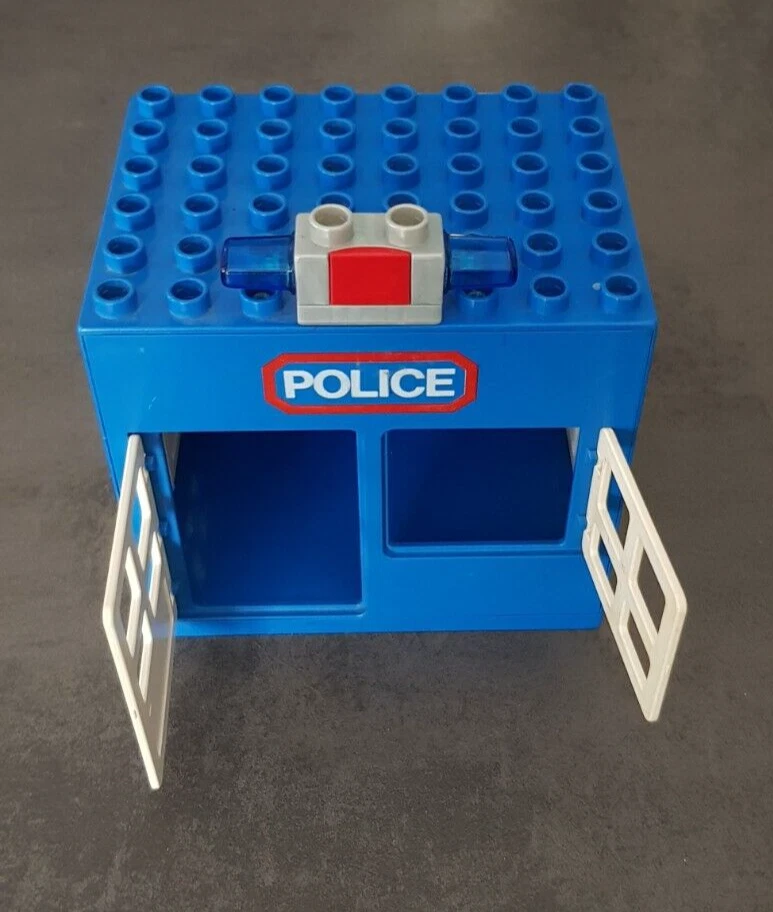 Lego Duplo Police - 2 Voitures + 2 Motos + Commissariat + Hélicoptère - Photo 2/4