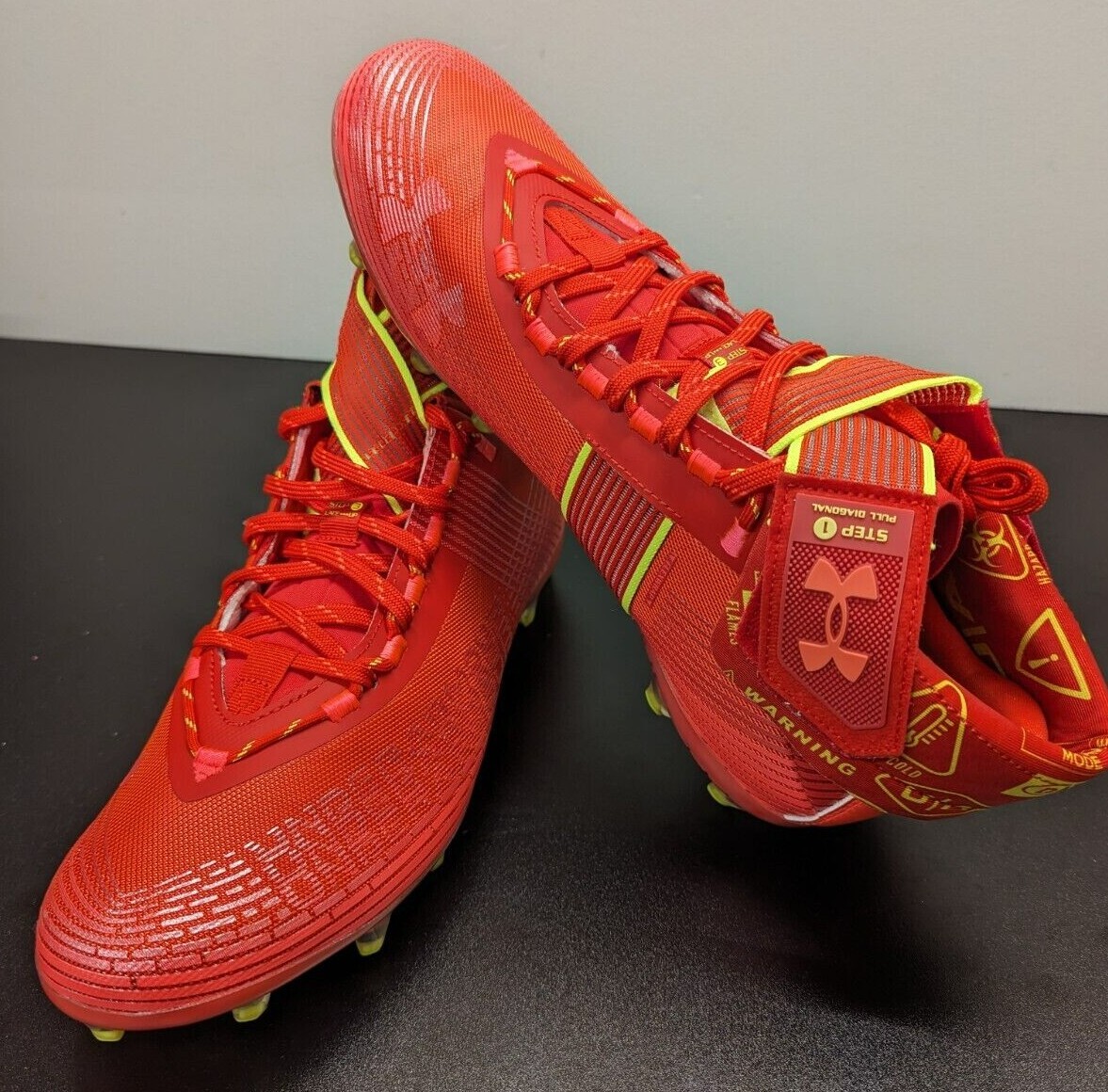 Under Armour Mens Highlight MC Cleats UA Red Football  display picture 2