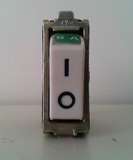 AVE 0712X6 INTERRUTTORE AUTOMATICO UNIPOLARE 6A 250V MICROPIM SERIE GRATTACIELO