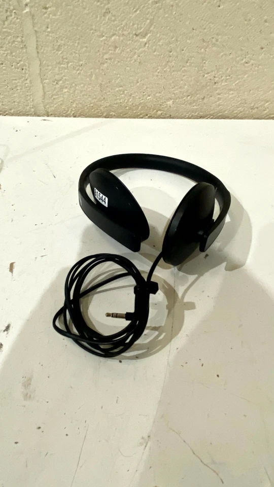 Sennheiser HD 300 Closed Back, Around Ear Headphone, Black, HD 300, photo 1 of 5