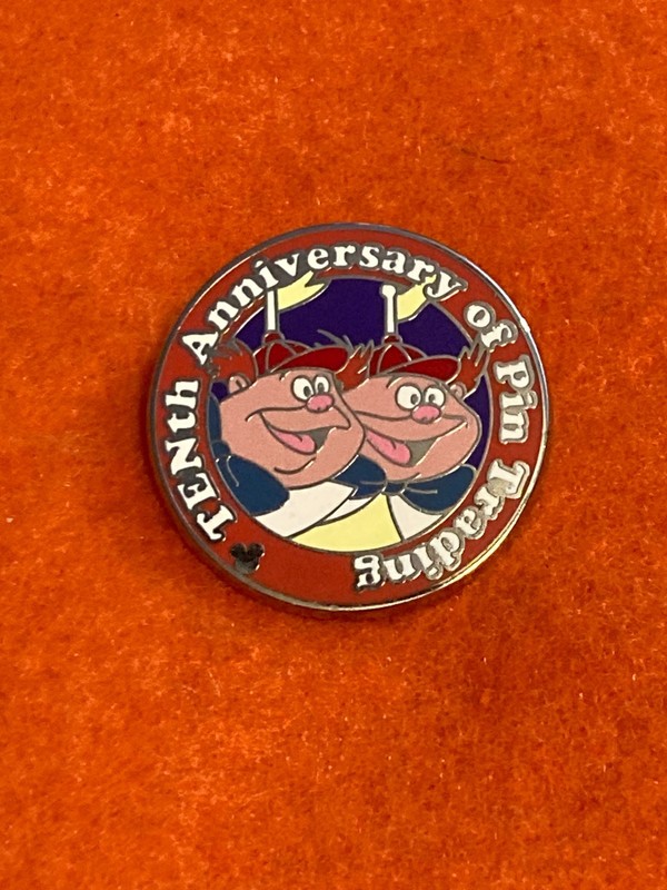 75123 Tweedle Dee & Tweedle Dum Alice in Wonderland TEN Hidden Mickey 2010 (C)