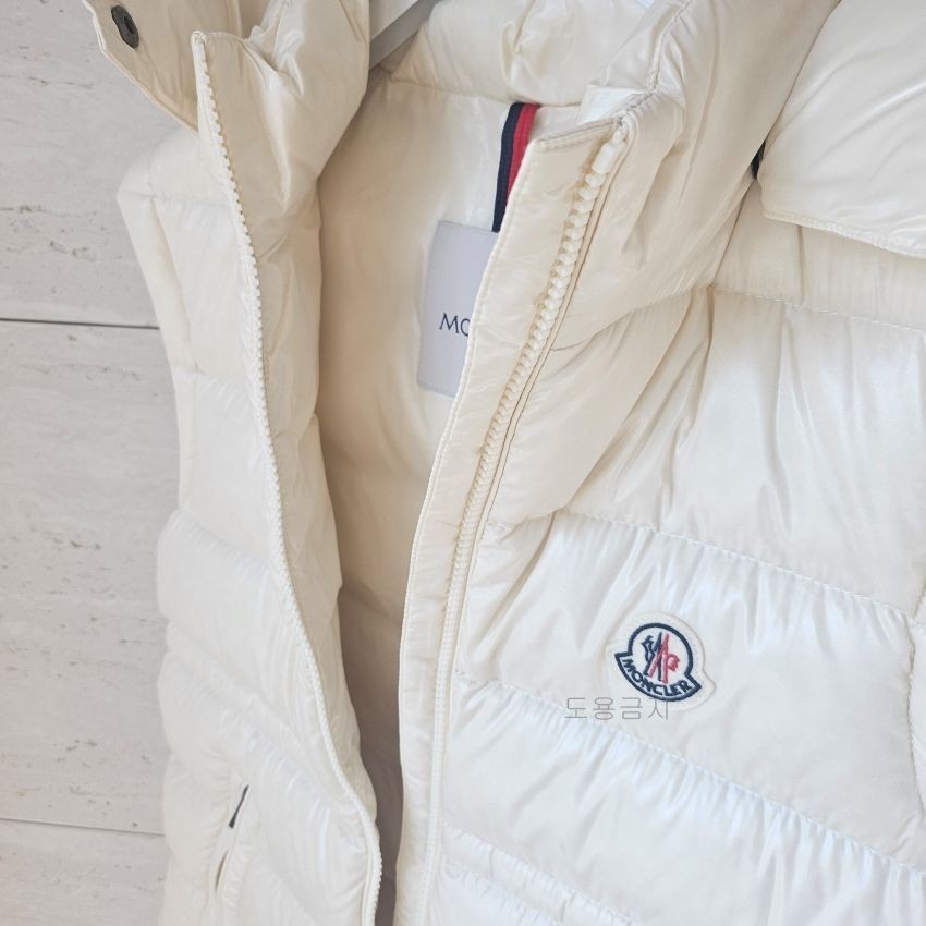 Moncler Ania Hooded Down Gilet White 8A 125287967 image 5