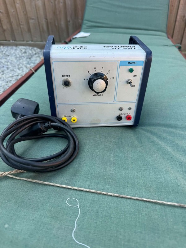 PHILIP HARRIS BENCH POWER SUPPLY UNIT AUTO TRIP , CH#303 (TESTED)