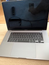 Apple MacBook Pro 16 Zoll, 512GB SSD, Intel Core i7 6-Core, 16GB RAM, Radeon Pro