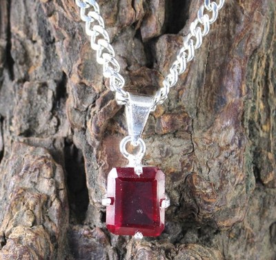 Roter Ruby 6,40 ct Smaragdschliff Edelstein Anhänger Charm Mit Zertifikat AGI