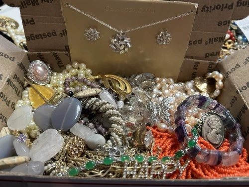 Vintage & Modern Costume Jewelry Lot ~Some Signed ~Small Priority Box #1340