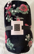 Victoria's Secret Sherpa Plush Blanket Red Roses Black Friday 2021 Throw 50x60