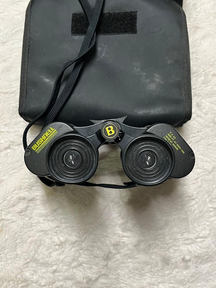 Bushnell Binoculars 7x35 420 Ft. At 1000 Yards 140m at 1000m with case