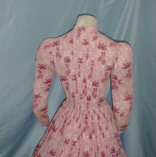 Charming Antique Dress Victorian 1860's Floral Printed Pink Cotton - Picture 8 of 9