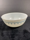 Vintage PYREX Snowflake Garland #404 Blue & White Nesting Mixing Bowl 4 Quarts
