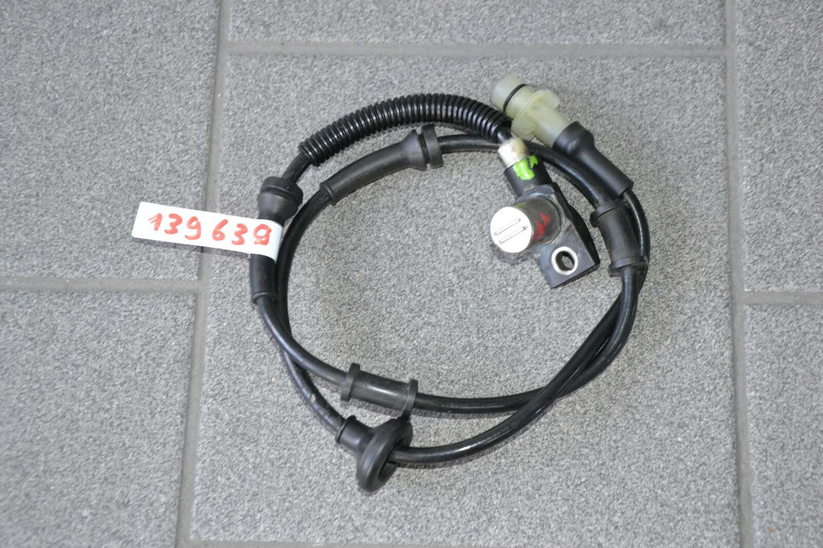 Ferrari 348 355 ABS Sensor Impulsgeber ABS vorne front sensor  