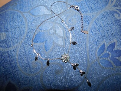 ELEGANT SILVER TONE FLAT CHAIN WITH SPARKLE FACETED BLACK GREEN GLASS ? INSETS