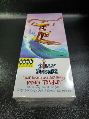 Hawk Classics Silly Surfers  Hot Dogger and Surf Bunny Riding Tandem  Model Kit