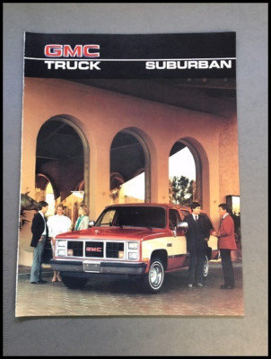 1986 GMC Suburban 8-page Vintage Sales Brochure Catalog