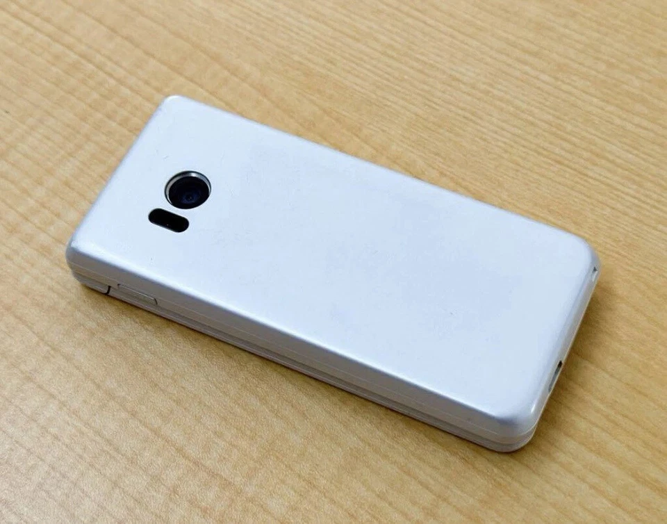 SHARP AQUOS Keitai 2 601SH 602SH White Flip phone Unlocked SIM Japan - Image 4 of 4