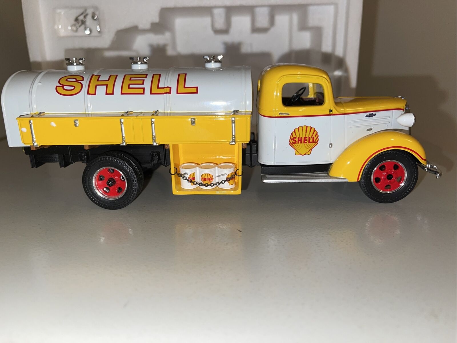 Picture 4 of 6