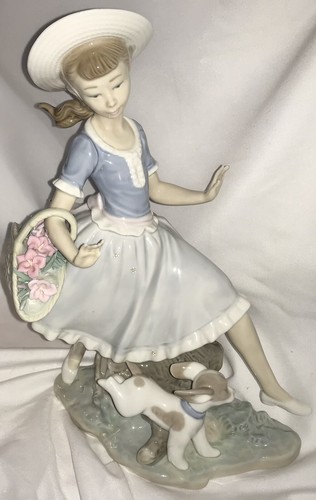 Lladro Mirth In The Country Figurine 04920 Girl With Puppy Dog Retired 1974 NoBX - Picture 1 of 23