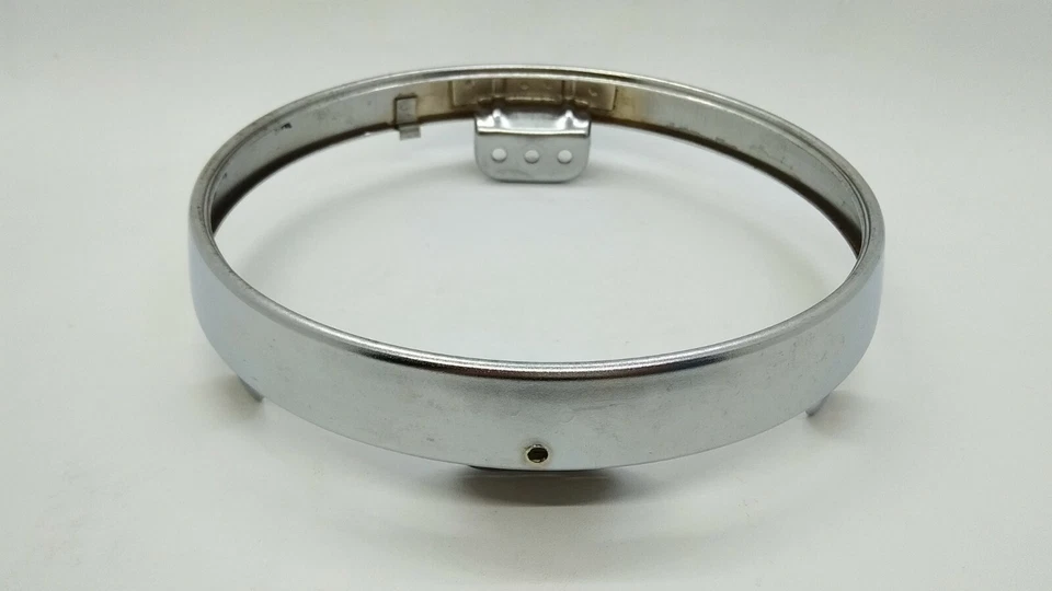 Farol de aro Suzuki GT185 GT250 GT380 GT500 T500 NOS 35111-33032 - Imagem 2 de 4