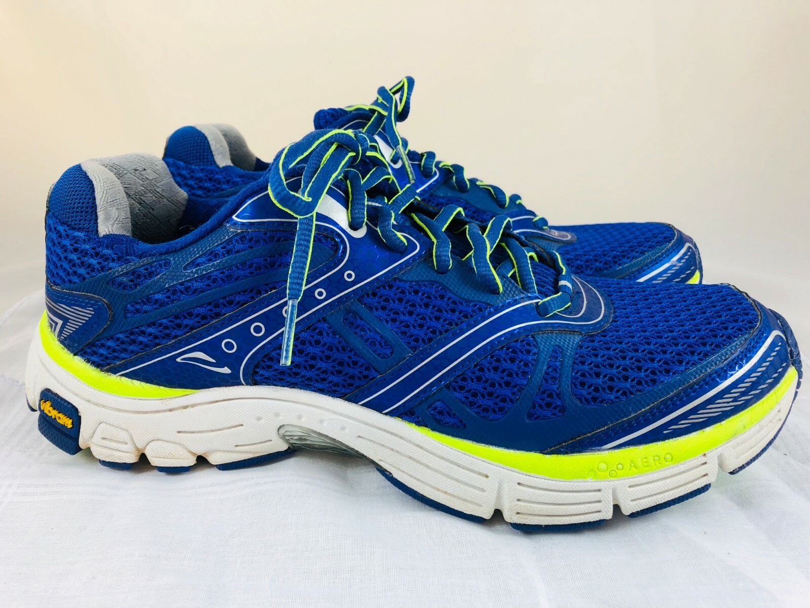 abeo aero tennis shoes